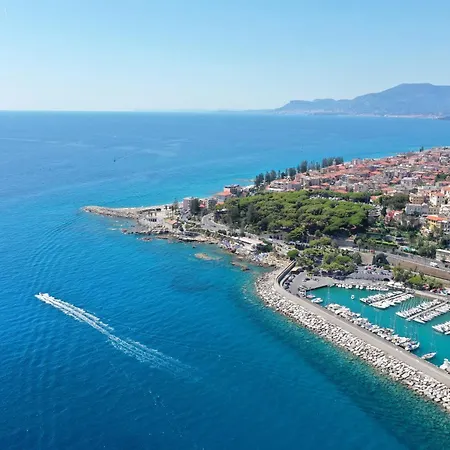 Finestra Sul Mare Garden & Pool - Happy شقة